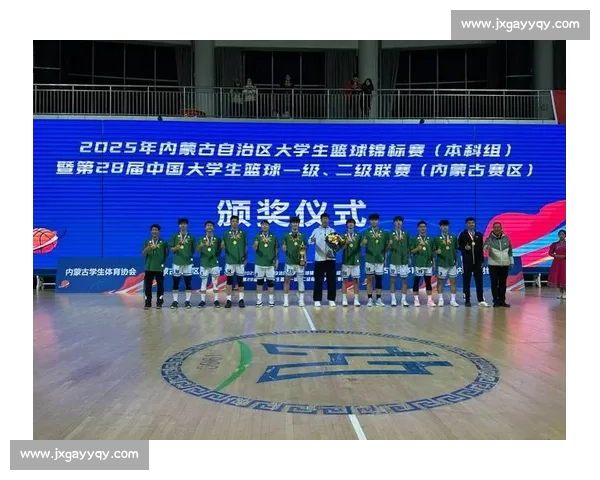 激烈对决！大学篮球联赛半决赛上演巅峰对决 谁将挺进总决赛争夺冠军荣耀